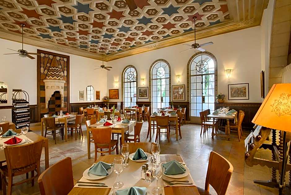 Ymca Three Arches Hotel