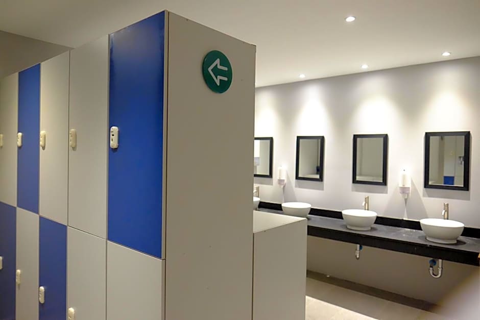 izZzleep Aeropuerto Terminal 2