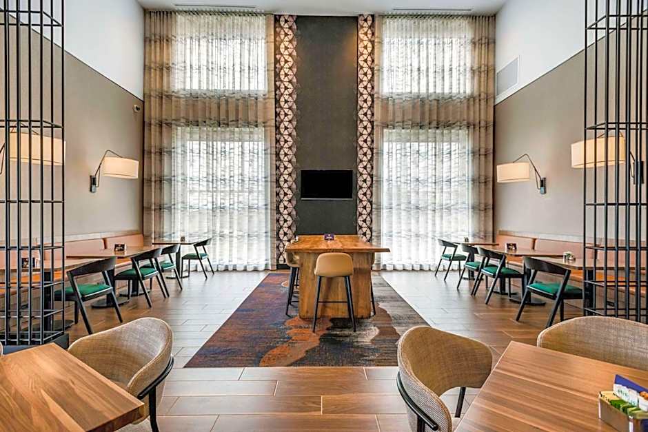 DoubleTree by Hilton Asheville Downtown