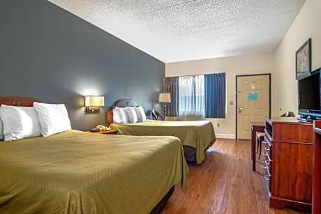 Queen Room with Two Queen Beds - Non-Smoking