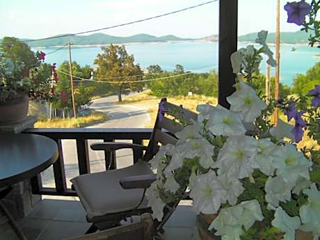 Pandion Luxury Boutique Hotel & Suites with Spa