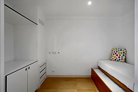 Superior Studio (2 Adults + 2 Children)