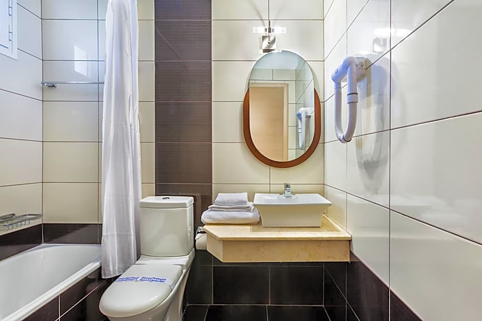 Iris Hotel