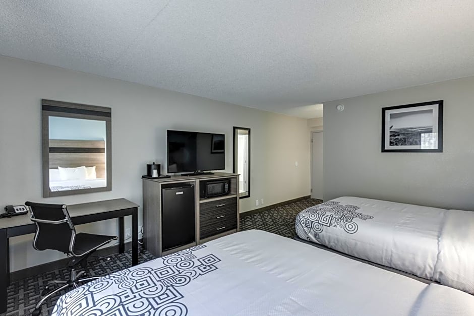 Days Inn & Suites by Wyndham Spokane