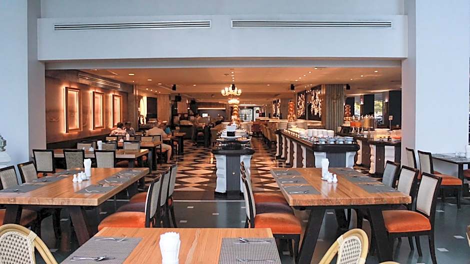 Krungsri River Hotel