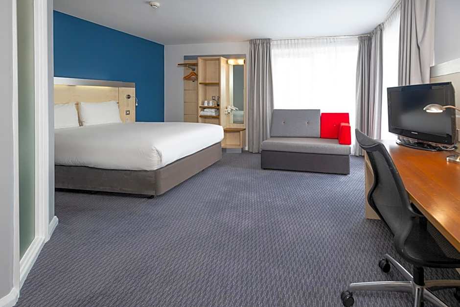 Holiday Inn Express Swindon City Centre By IHG
