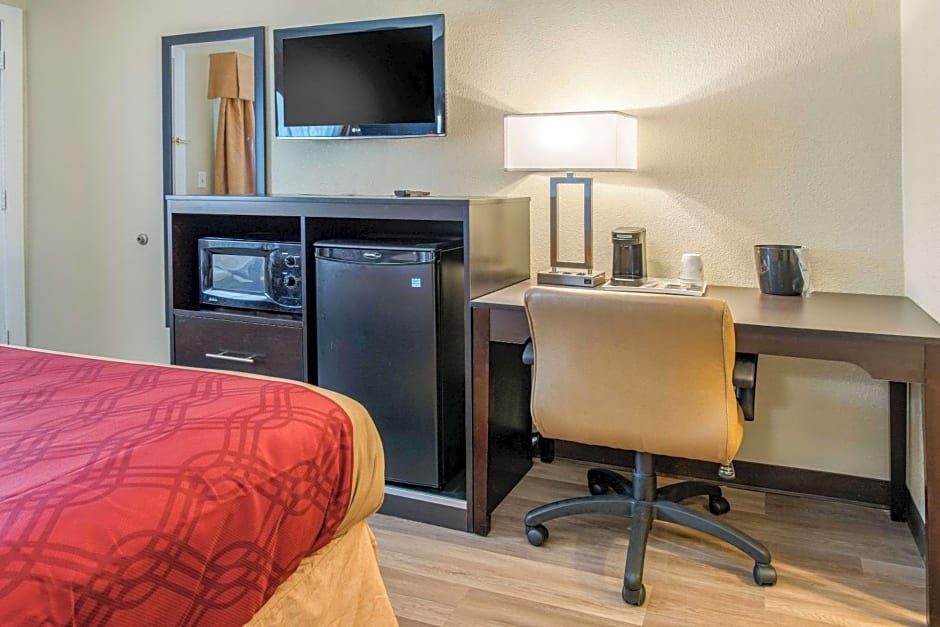 Econo Lodge Freeport - Brunswick Area