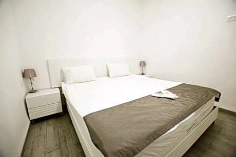 Deluxe Suite with Spa Bath