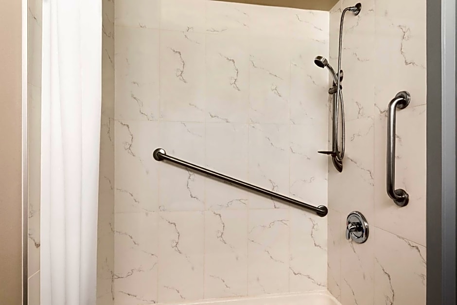 Travelodge by Wyndham Calgary South