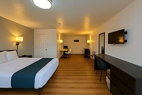 1 Queen Bed | Extended Suite