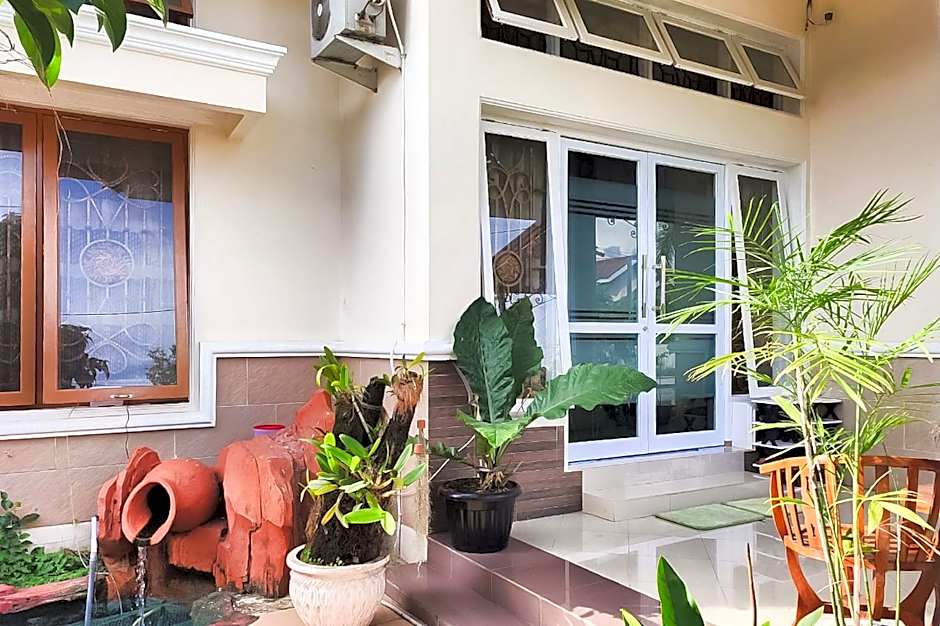 RedDoorz Syariah @ Chilla Guest House Padang