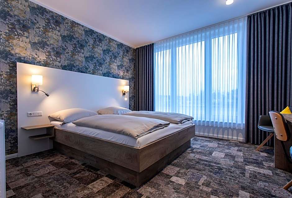 Stadthotel Lohne, Self Check In, mit Bäckerei und Cafe