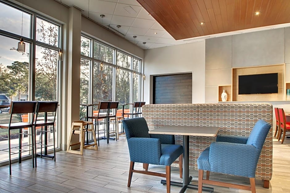 Holiday Inn Express & Suites Charleston NE Mt Pleasant US17 By IHG