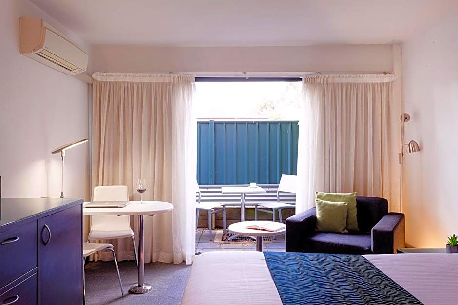 MAS Country Station Motel