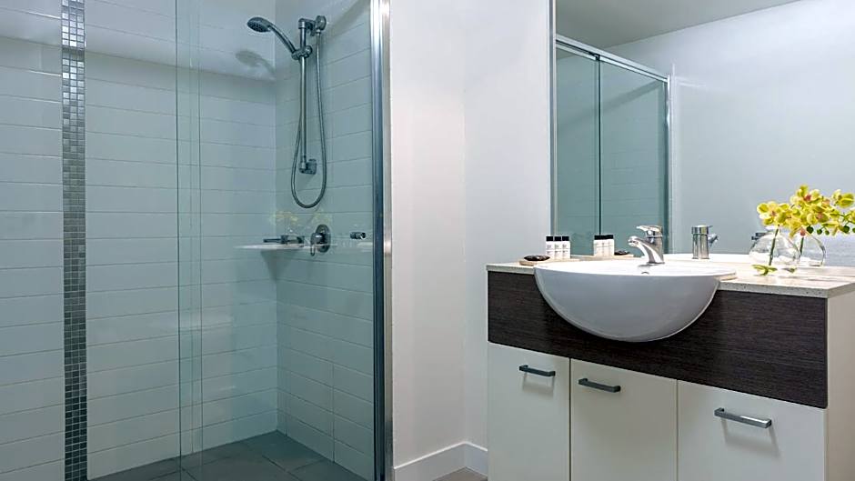 Oaks Brisbane on Charlotte Suites
