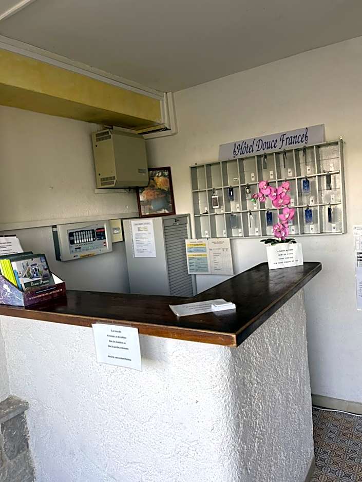 Hôtel Restaurant Douce France