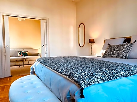 Deluxe King Suite