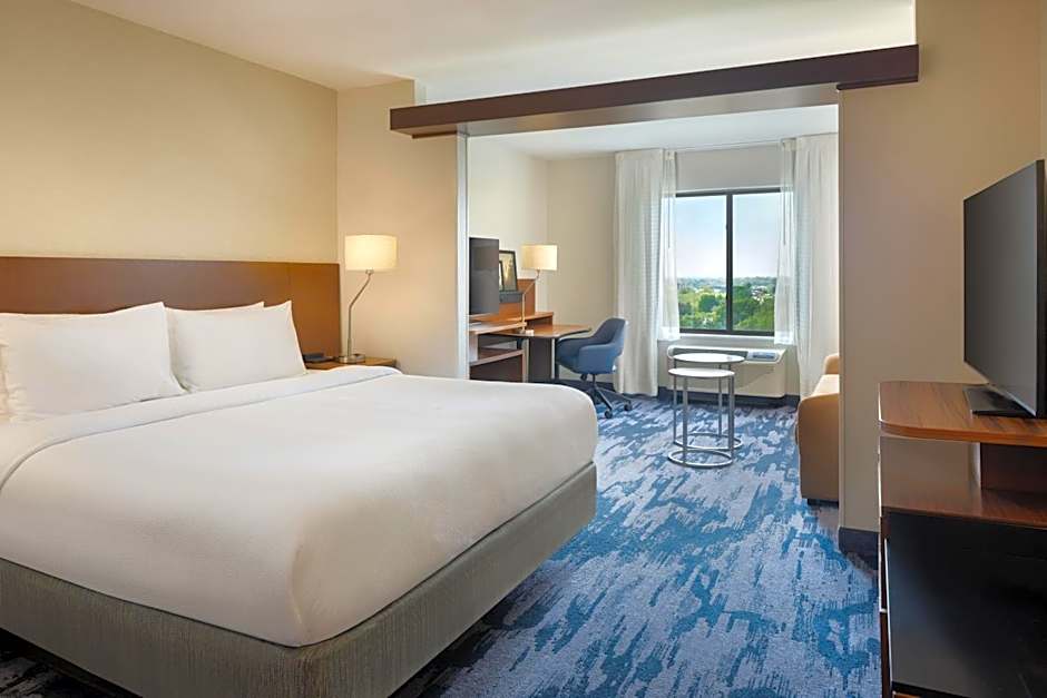 Fairfield Inn & Suites by Marriott Lincoln Southeast