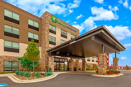 Holiday Inn Express and Suites Brunswick By IHG