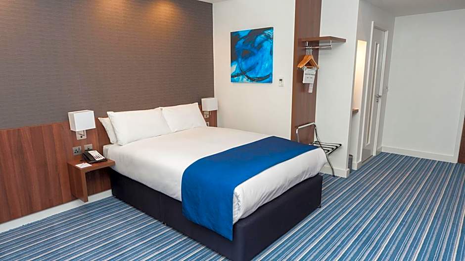 Holiday Inn Express Aberdeen Airport By IHG