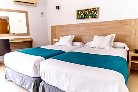 Double or Twin Room with Side Sea View