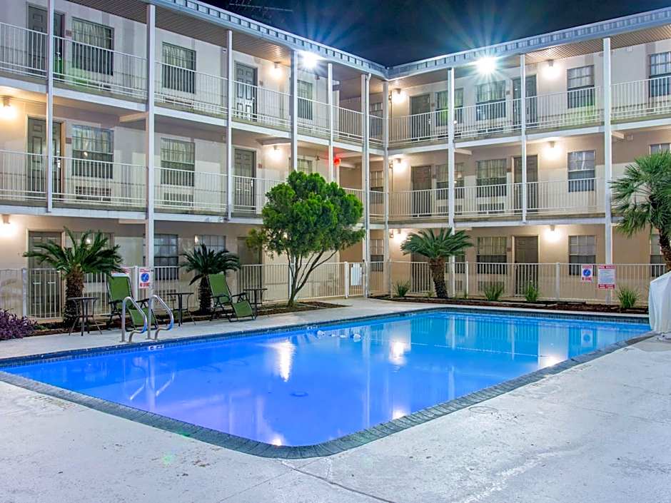 Studio 6-San Antonio, TX - Lackland AFB