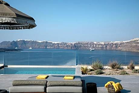 Senior Suite with Private Pool & Caldera View, Melina