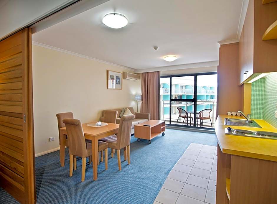 Oaks The Entrance Waterfront Suites