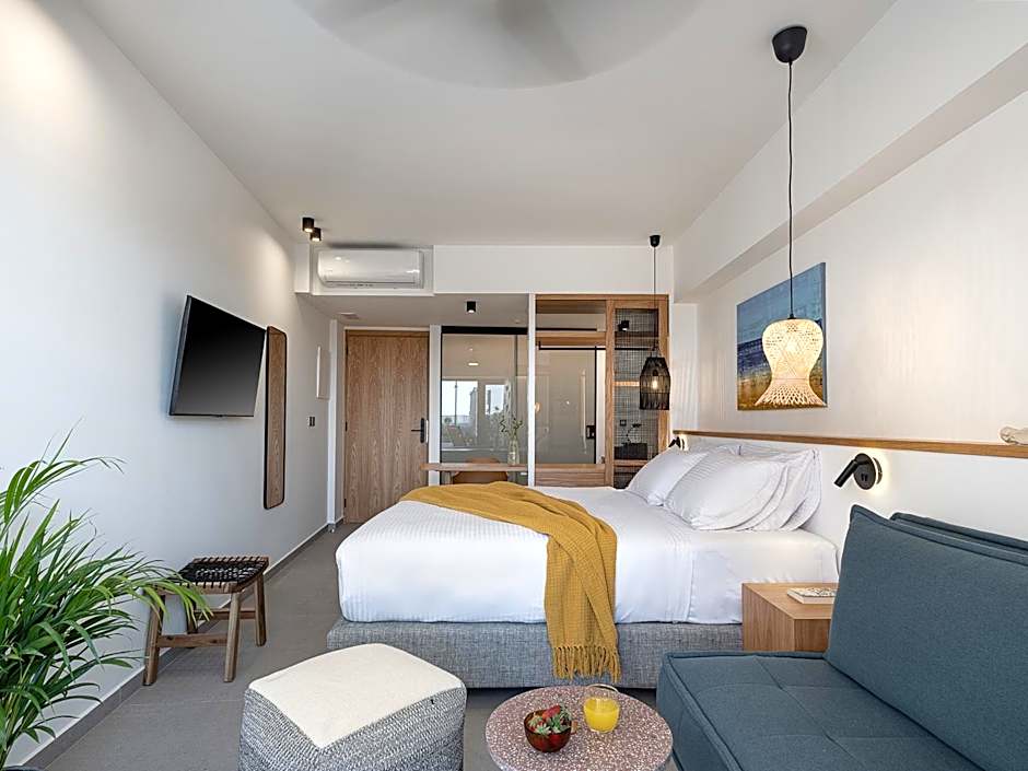 Calla Luxury Seafront Suites