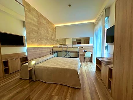 Superior Family Room (2 Adults + 2 Children)