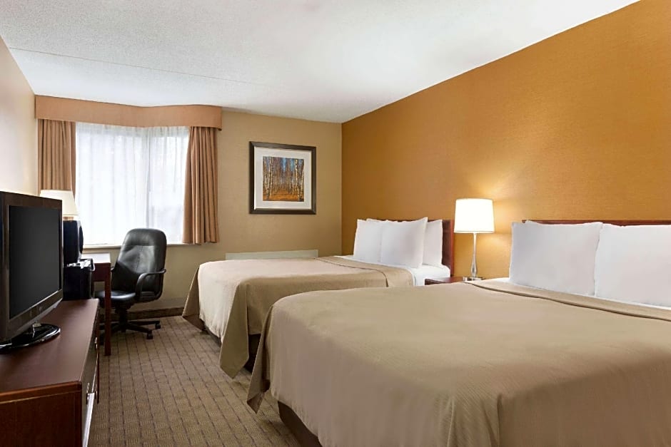 Travelodge by Wyndham Toronto East