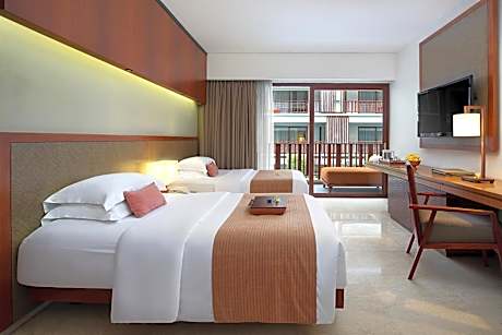 Deluxe Room Twin Bed with One-Time Mini-bar