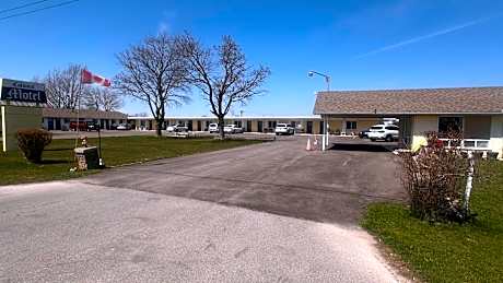 Colonial Motel