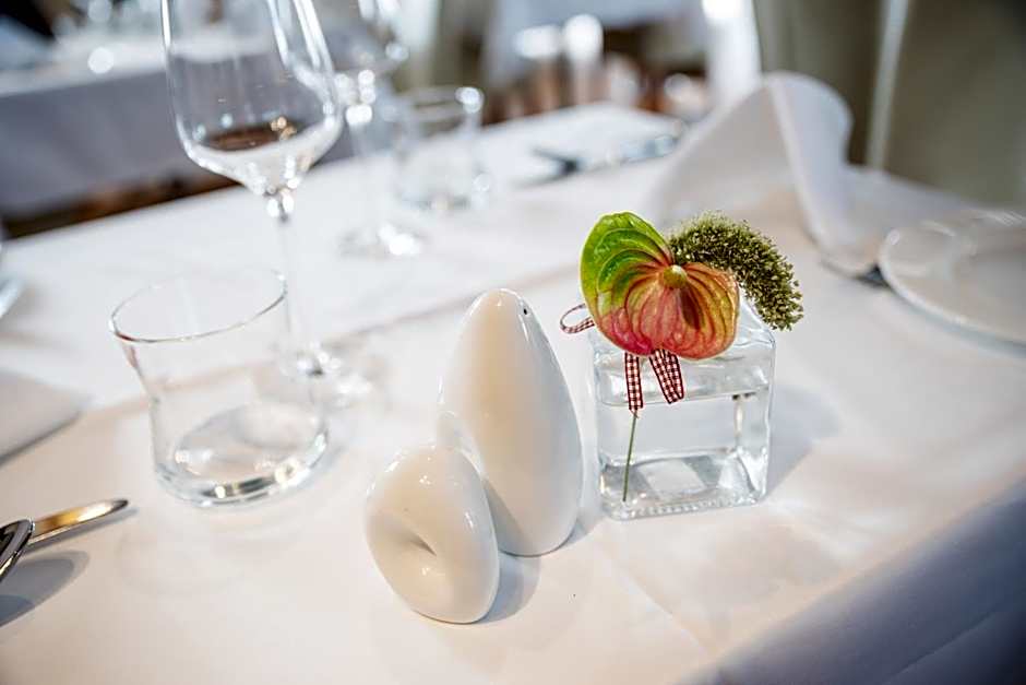 Restaurant & Design Hotel Noem Arch