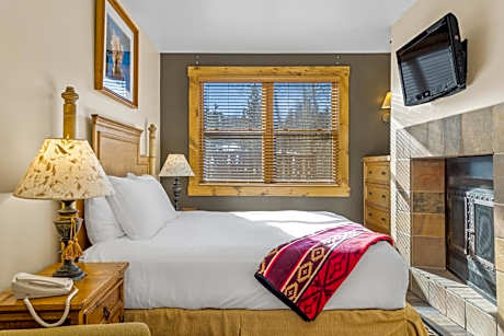 Blue Collar Boutique: Affordable Adventure