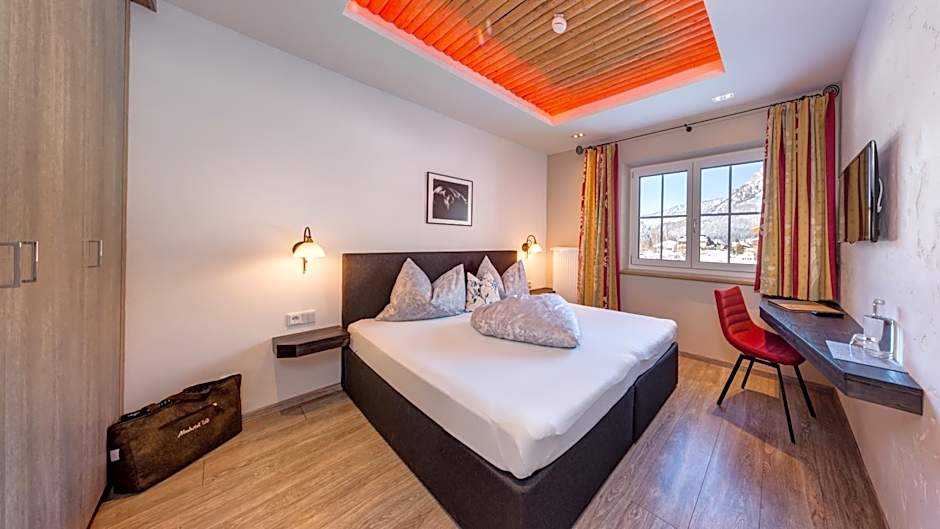 Almhotel Told