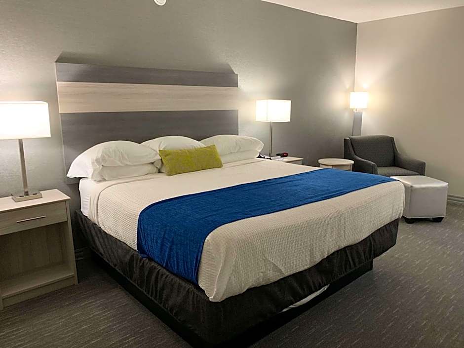 Photo 1 of 4 of 1 King Bed