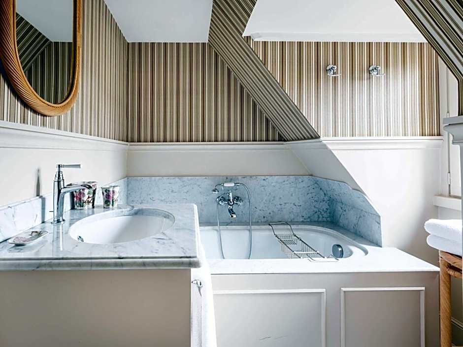 Abbaye Des Vaux De Cernay