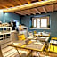 GOGO` Boutique Hotel