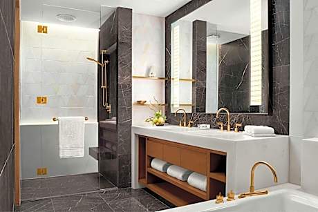 Executive Suite, Bay View, 1 Bedroom, 1 King Bed, Club Access, Half Board