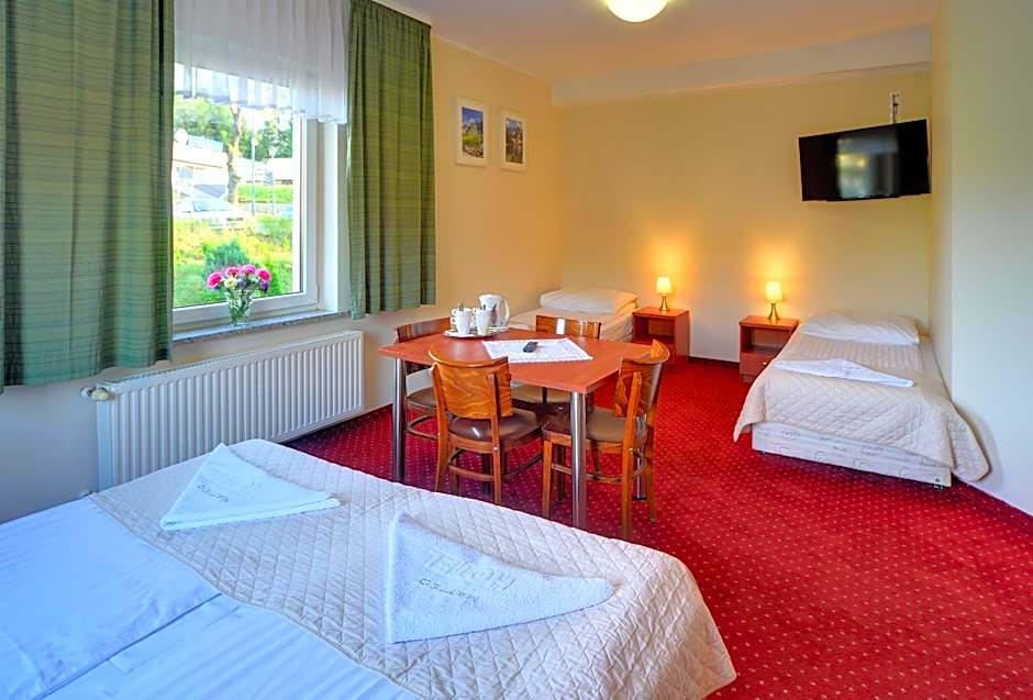 Photo 1 of 6 of Quadruple Room