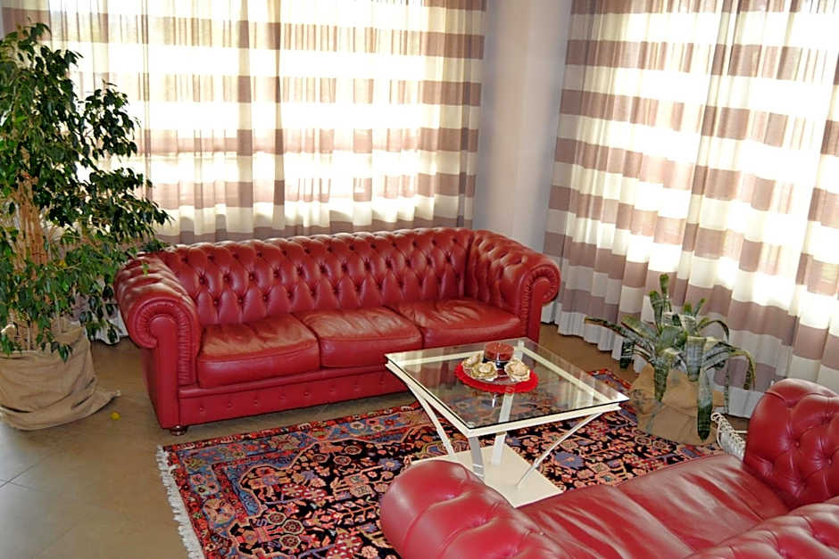 Giga Hotel