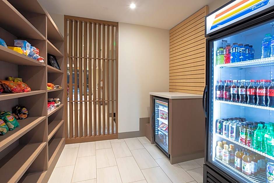 Holiday Inn Express & Suites - Goodland I-70 By IHG