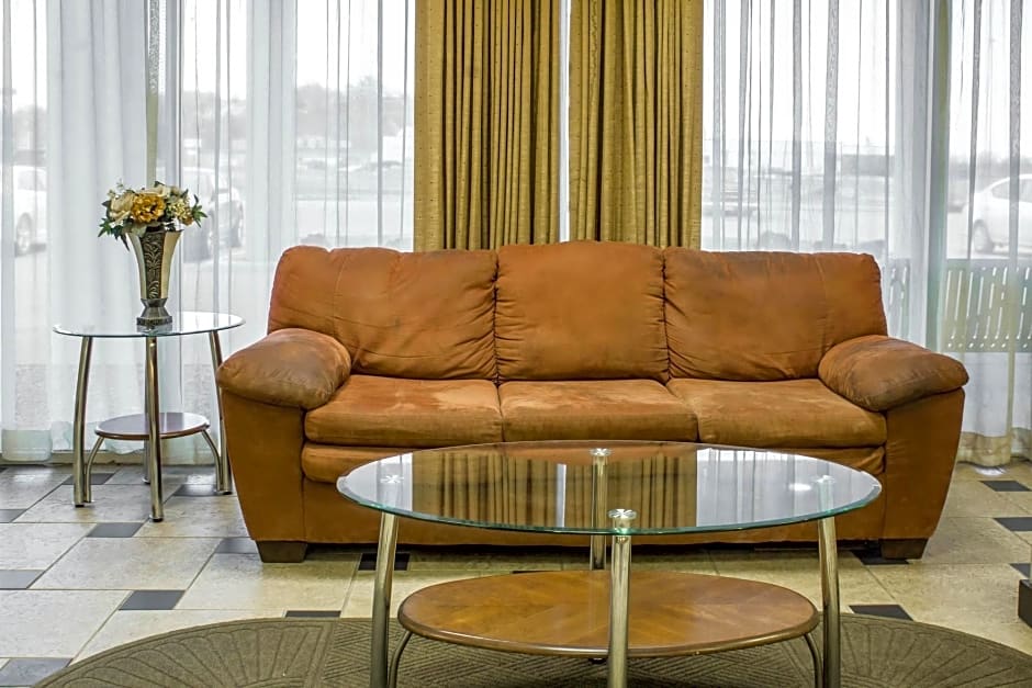 Rodeway Inn & Conference Center – Sioux City, IA