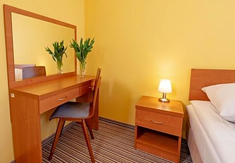 One-Bedroom Apartment with Balcony