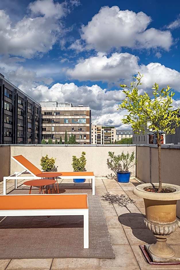 Royal Garden Champs Elysees