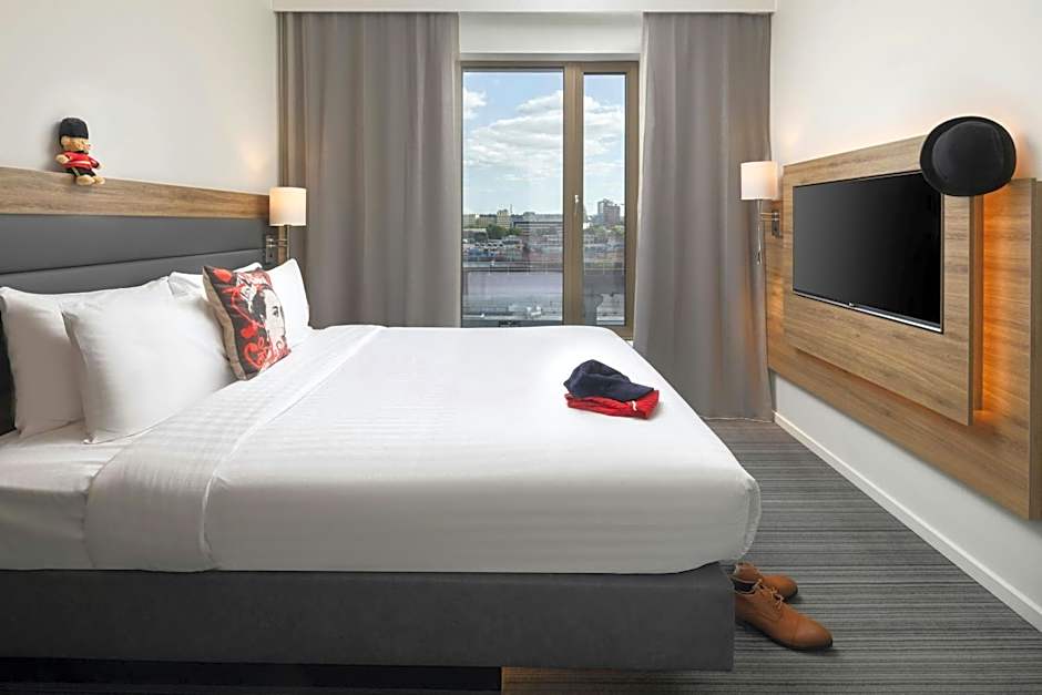 Moxy by Marriott London Excel