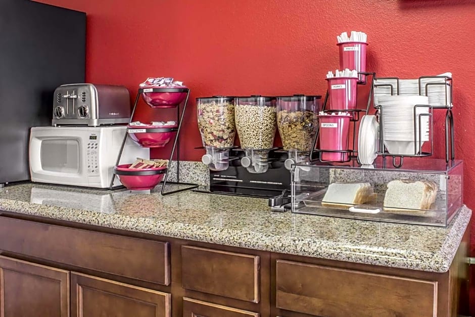 Spencer Inn & Suites