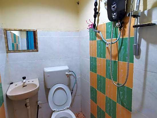 OYO 89819 Raz Hotel Kelulut