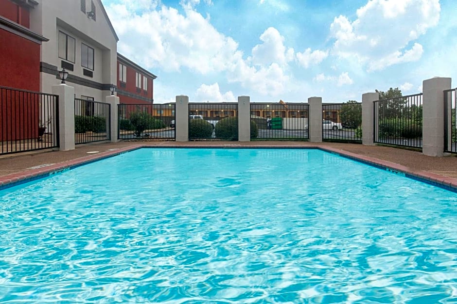 Super 8 by Wyndham Southaven